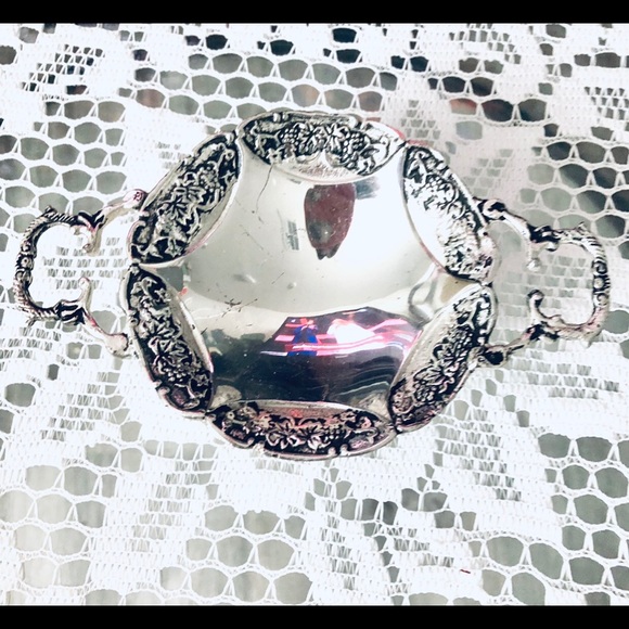 TWO’S  CO. SILVER PLATED METAL - Picture 4 of 6